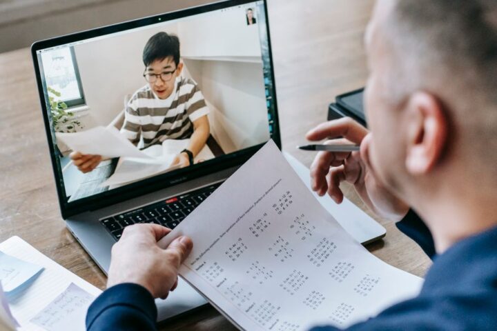 Trop de réunions à distance : la méthode pour en supprimer la moitié