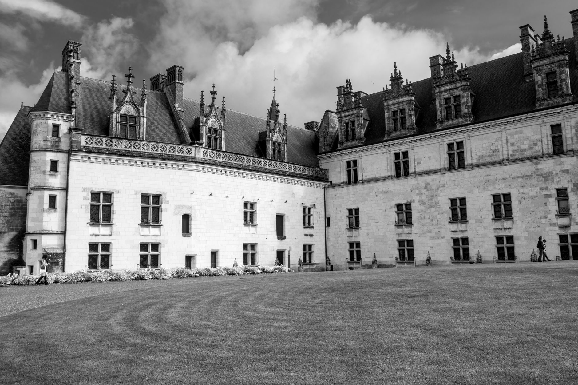 Lyon : Violences sexuelles répétées, le témoignage accablant d’une ex-stagiaire