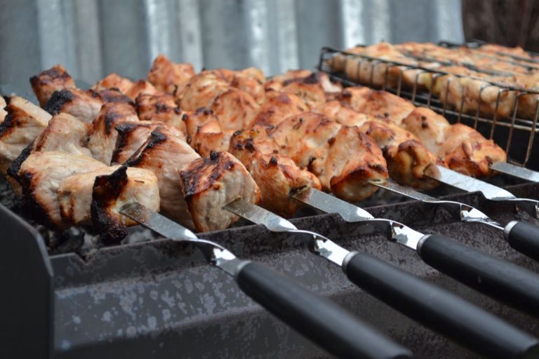Barbecue dans un parc public : qui décide et que vérifier