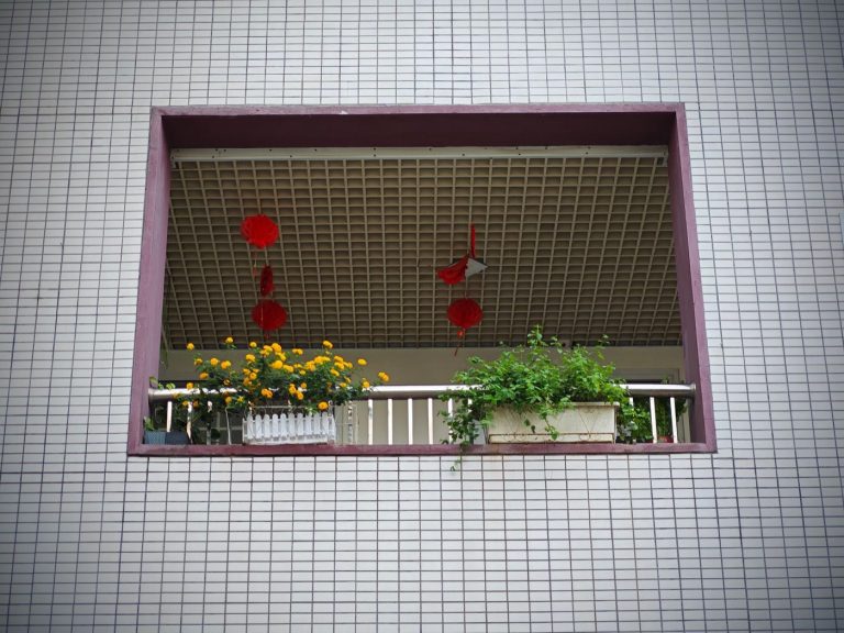 Aménager et ranger un petit balcon en ville