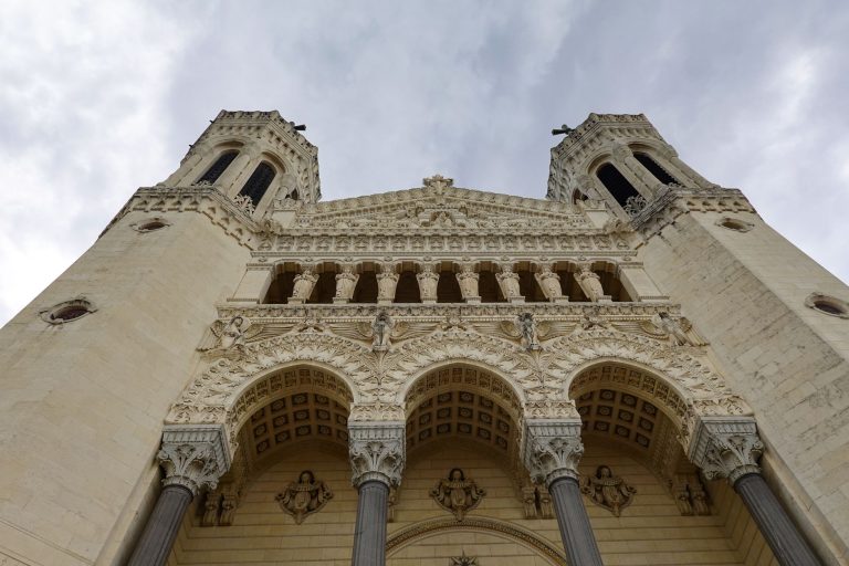 Dès le 27 septembre, Léon XIV face aux victimes à Lourdes : un tournant pour Lyon ?