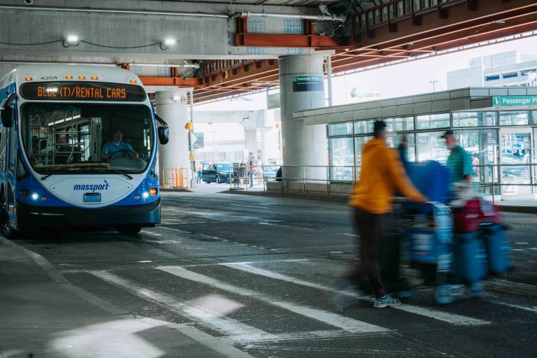 Ligne C200 à Lyon : un succès qui tourne au désagrément pour les usagers