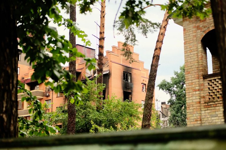 Comment deux maisons au Perréon ont révélé notre vulnérabilité face aux incendies