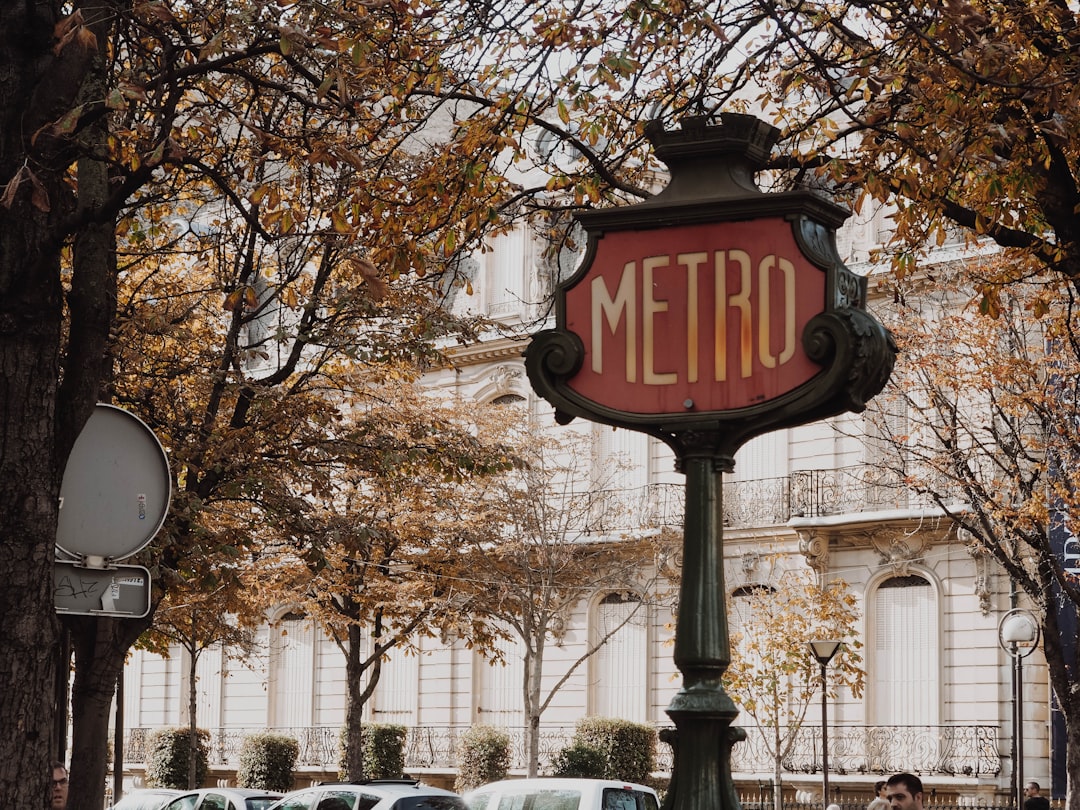 Vélib' Métropole vs Dott : choix pour trajets urbains