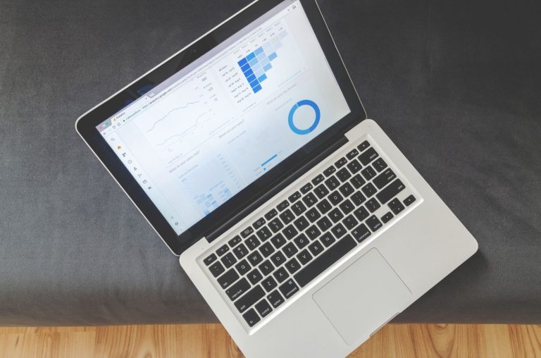 Automatiser ses tâches du quotidien avec l&rsquo;IA : ce qu&rsquo;on y gagne vraim