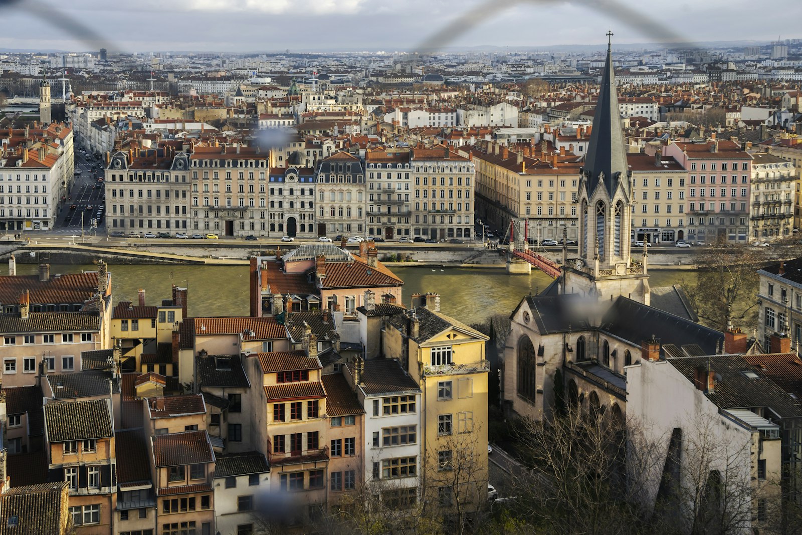 Lycées de Lyon : la mobilisation des élèves entraîne des fermetures inquiétantes