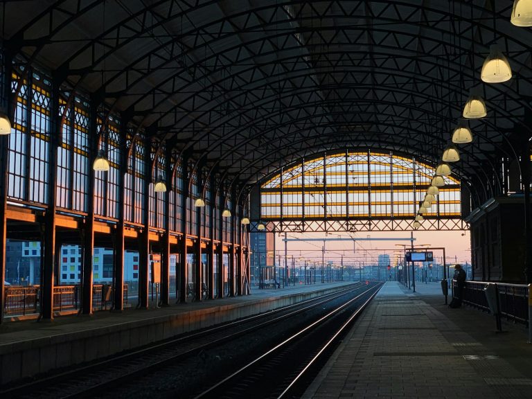 Lyon Part-Dieu : la gare qui redéfinit l&rsquo;architecture moderne