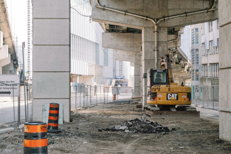 Saint-Fons en danger : les travaux du tramway T10 paralysent la ville