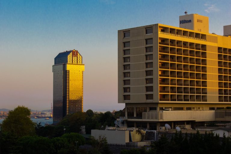 Un nouvel hôtel Radisson près de Lyon : un projet qui pourrait redéfinir le tourisme local