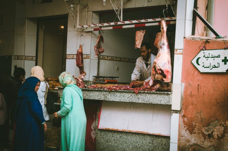 La Croix-Rousse entre tradition et modernité : un jeune boucher prend les rênes de la Maison Vessière