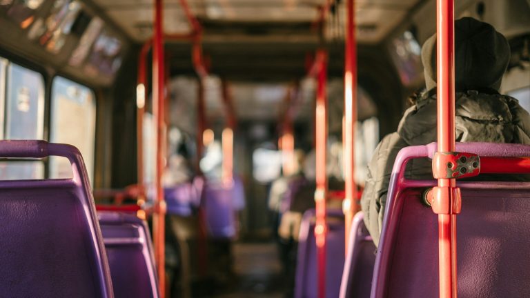 Gratuité du réseau TCL pour les forces de l’ordre : un coût caché pour les Lyonnais ?