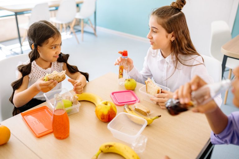 Lyon : Un Tribunal Réaffirme les Droits des Élèves Allergiques à la Cantine