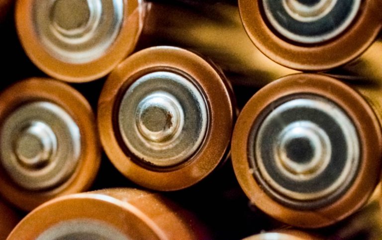 Oullins : Arkema révolutionne le secteur des batteries avec un investissement stratégique