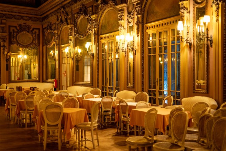 À Tassin, Antonio et Marco revisitent la pizza avec un baroque audacieux