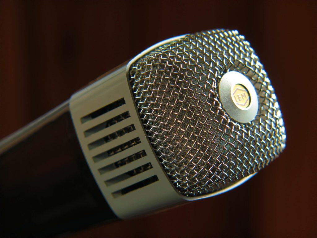 Webradio gratuite : ce que ça coûte vraiment en pratique